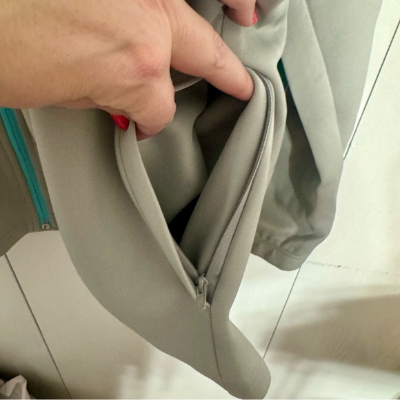 NWT. Disney RunDisney jacket. Size: XL, 3XL - Picture 13 of 16